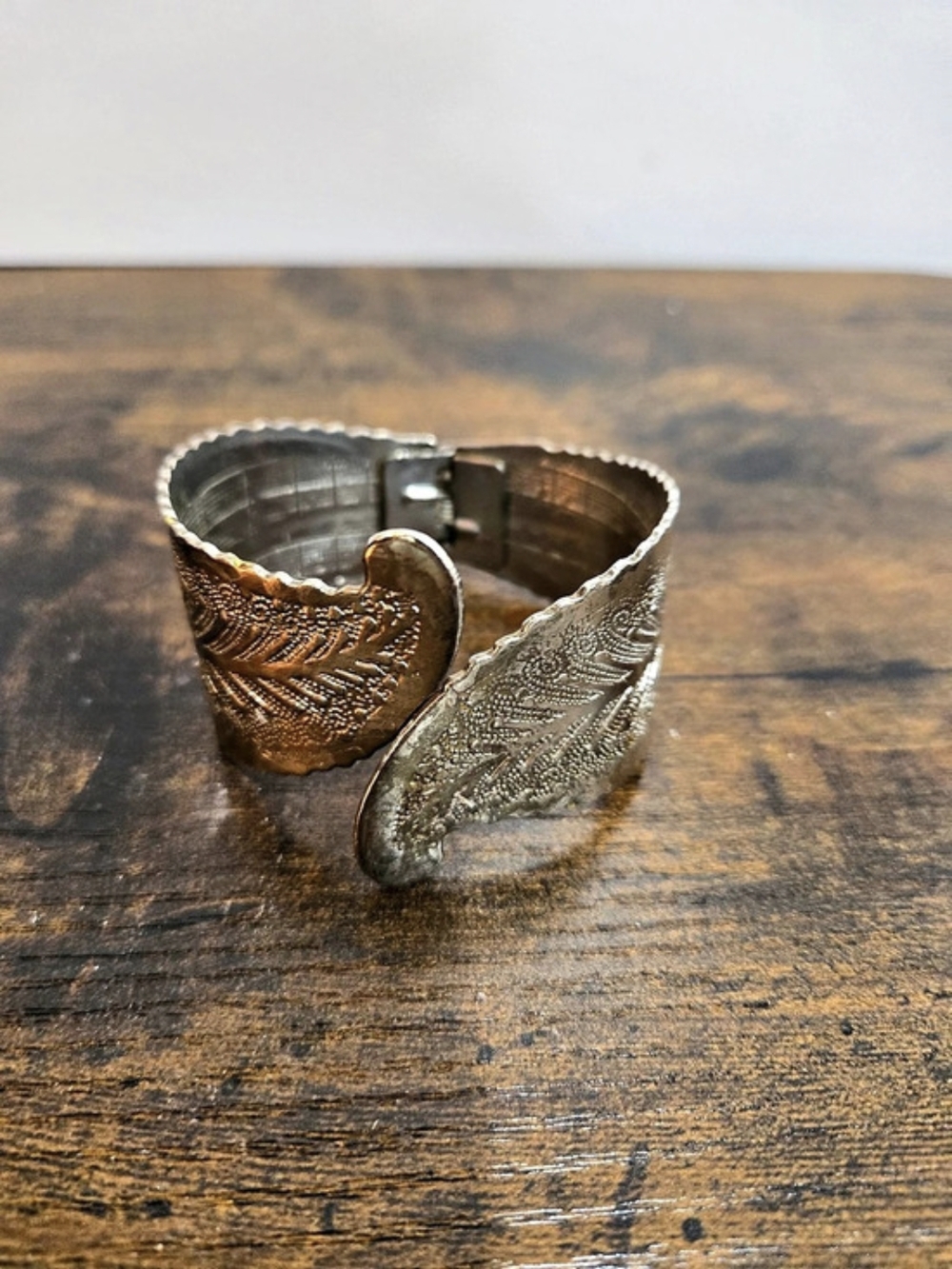 Vintage Wide Textured Leaf Bypass Cuff Bracelet Retro Feather Hinge Bracelet